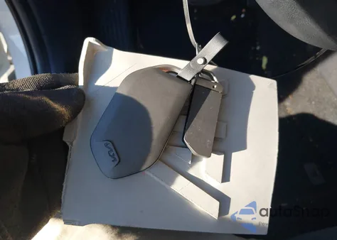 2025 Kia K4 Lxs z USA, uszkodzony, nr VIN 3KPFT4DE4SE174601